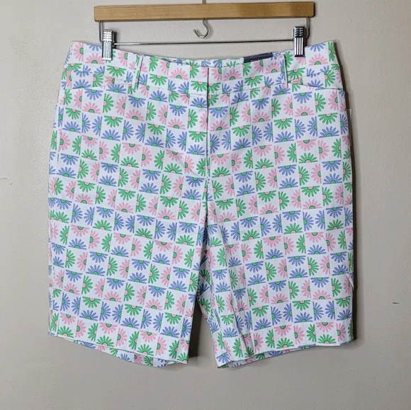 Talbots Perfect Short 9.5" Daisy Print Women's Size 14P NWT Petite - Picture 2 of 11